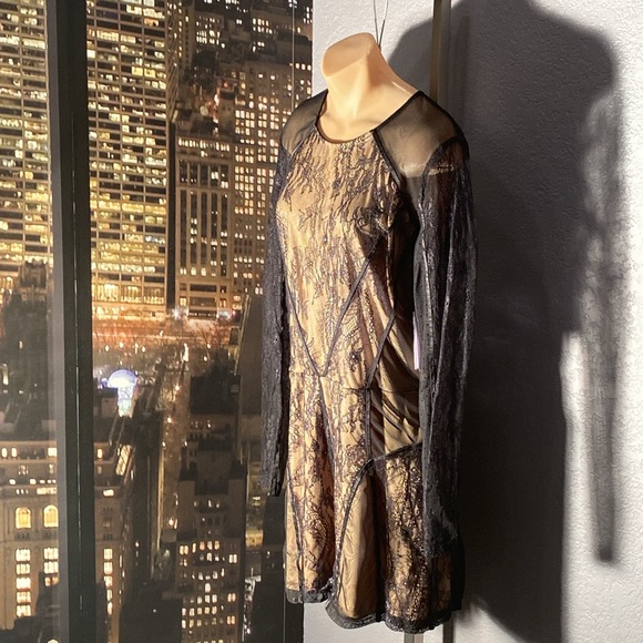 GUESS - NWT - shorts romper: black lace & mesh w sheer l/s & nude lining - XL - Picture 4 of 16